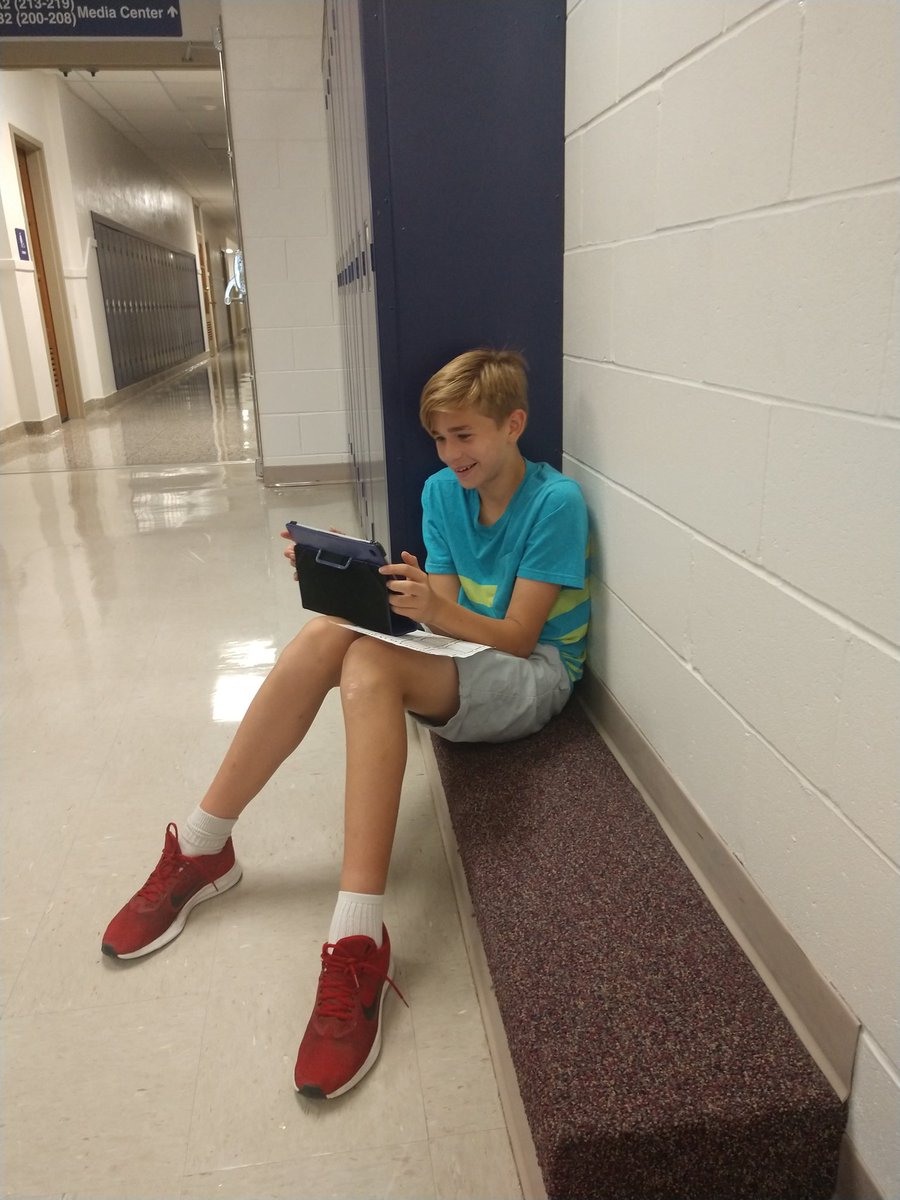 MissionThunder's tweet photo. Recording narrated presentations today for American Revolution review! Notes>>Slides>>Shadow Puppet>>Schoology @missionbraves #bpsne https://t.co/HFLMdBpIh7