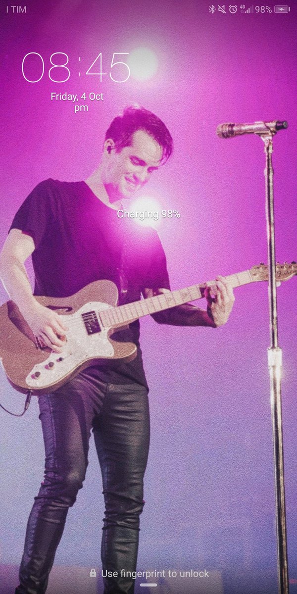 xsimplecreature's tweet photo. Thank u @PanicAtTheDisco for my new lockscreen 💗💖
#PanicNoMultishow #PanicAtTheDiscoNoRockInRio https://t.co/o8jHhaa1rp