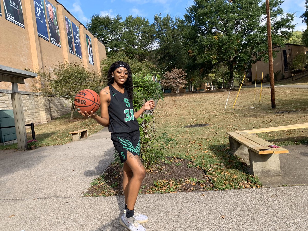 JonesInari's tweet photo. FreshmanSzn 🥶 https://t.co/DKqkx1Ln9P