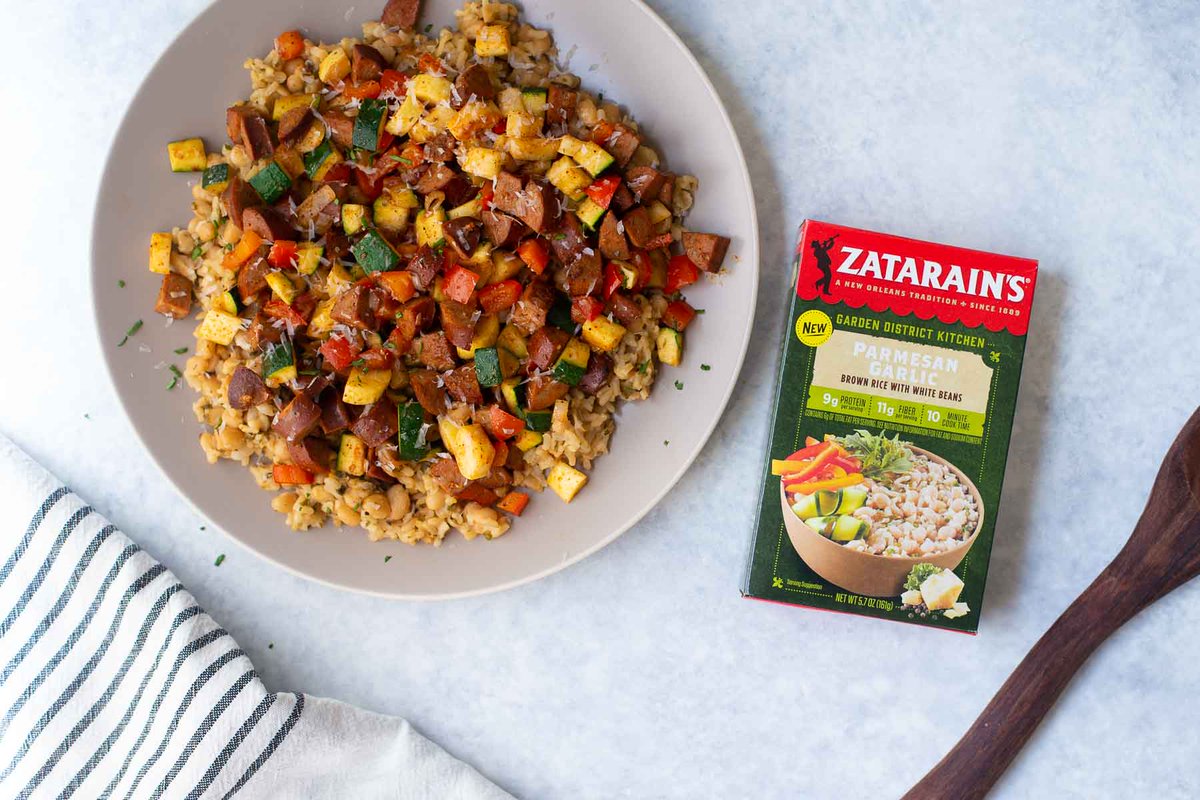 meaningfuleats's tweet photo. Sausage Zucchini Hash with Parmesan Rice! An easy, weeknight dinner that’s full of flavor! Made with @Zatarains NEW Garden District Rice and Bean Mix. This meal only takes 20 minutes to get on the table! #ad https://t.co/i5J56eZ6F0