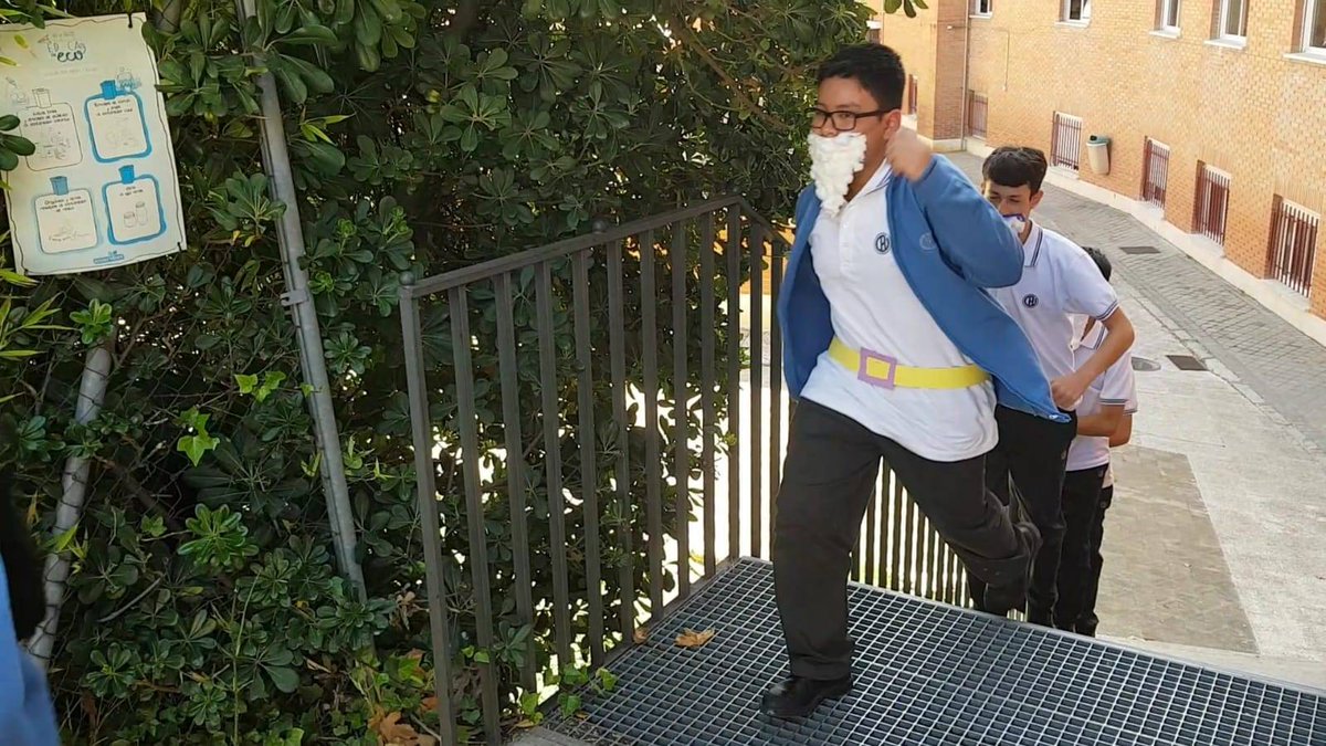 sanjosevalde's tweet photo. 👉El #colegiossv está rematando el vídeo 🎥 para @RetoTechde de @FundacionEndesa con el #proyecto2019 #SanJosé #UnaInstitucion #EducandoenValdemoro #Since1878 #repetimos #disney #marvel #HijasdelaCaridad #innovación #Actividades #robótica🕹️ https://t.co/18AGhlwaqN