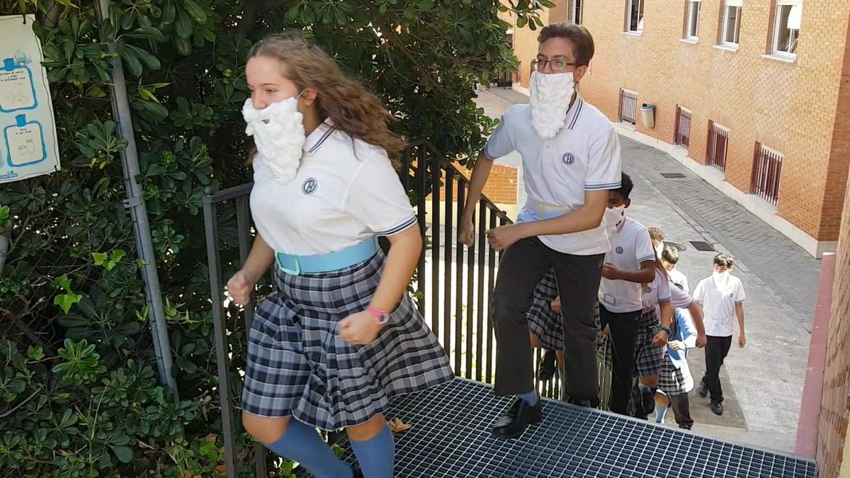 sanjosevalde's tweet photo. 👉El #colegiossv está rematando el vídeo 🎥 para @RetoTechde de @FundacionEndesa con el #proyecto2019 #SanJosé #UnaInstitucion #EducandoenValdemoro #Since1878 #repetimos #disney #marvel #HijasdelaCaridad #innovación #Actividades #robótica🕹️ https://t.co/18AGhlwaqN