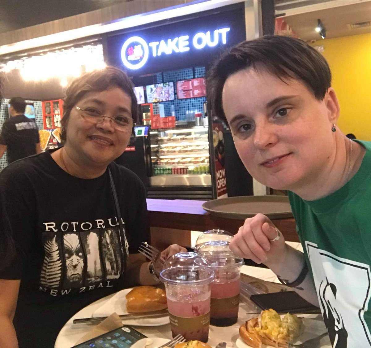 Tanya8303's tweet photo. My dear @Tina_1005 Happy birthday! 🎂💐🌺🍾🍷 I wish you to come true your dreams, good luck, health, happiness! I remember our meeting!😍 See you again someday! Thank you for the support and friendship! 😘 https://t.co/lyhvhD5HYS