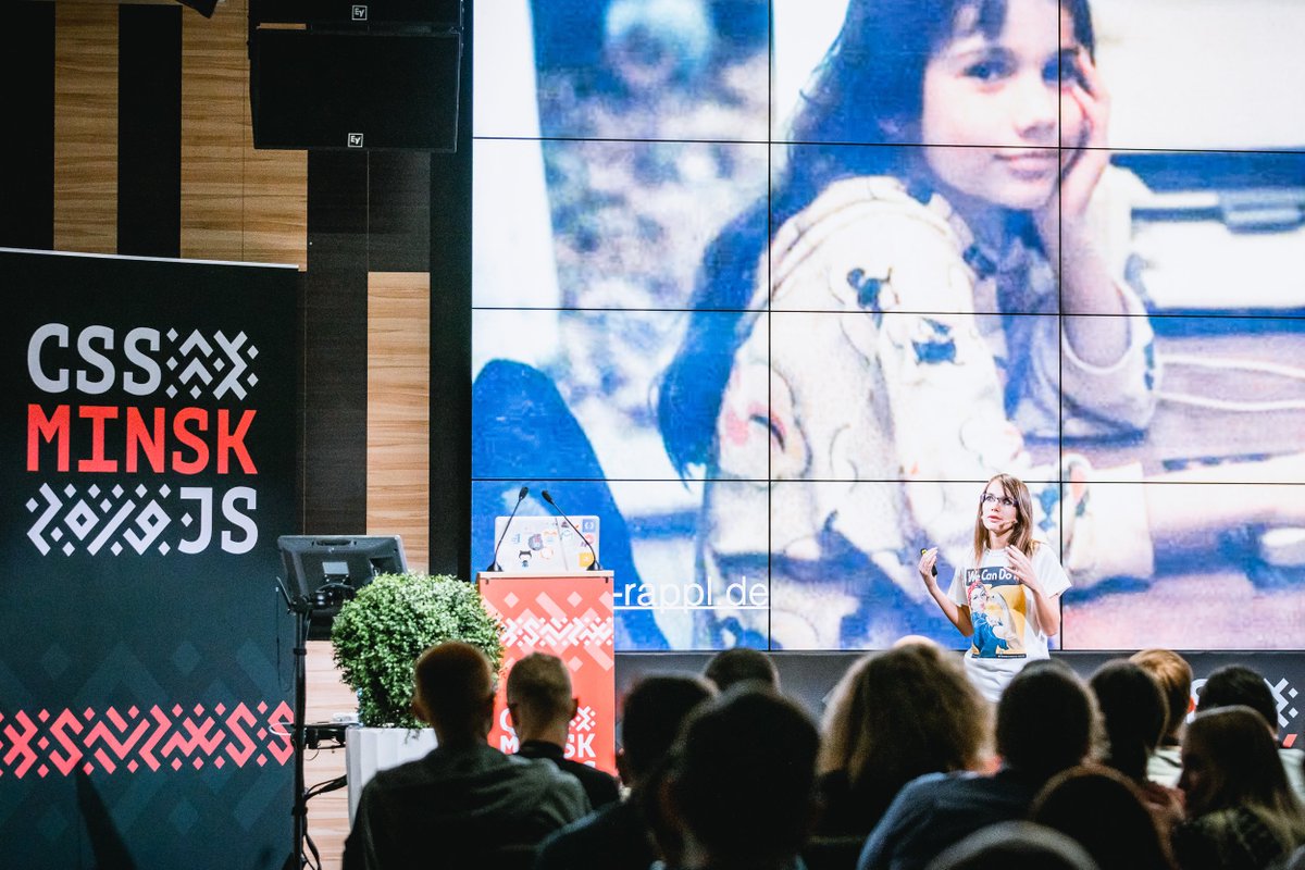 Lik04ka's tweet image. Photos from @CSS_Minsk_JS conference. Look at my hands, I definitely have the blood of Italians =) #CSSMinskJS