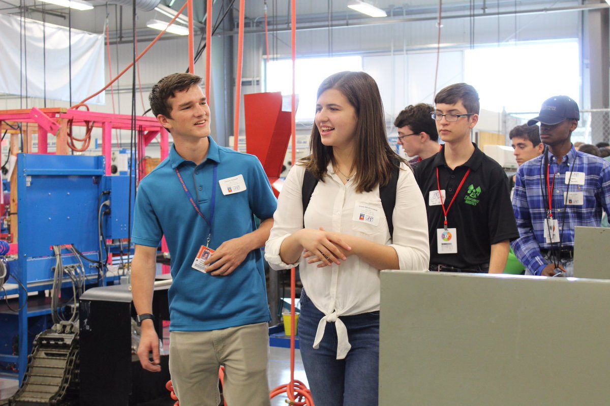 TSTCFortBendCo's tweet photo. TSTC and @CFBChamber were host to nearly 200 high school students and 20 industry partners for #MFGDay19. The event helped increase awareness on #manufacturing as an evolving industry. #engineering #TSTCProud #TSTCtechnicallybetter https://t.co/w0NQwDd1Wz
