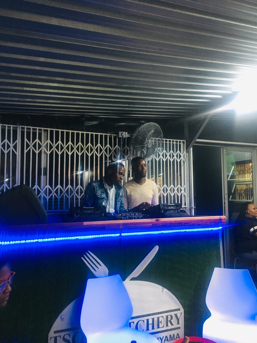 risalsoundsa's tweet photo. We still on at Tso’s butchery in Kagiso...RisalSounds we play nothing but soulful house music!! https://t.co/UAbW2ym47t
