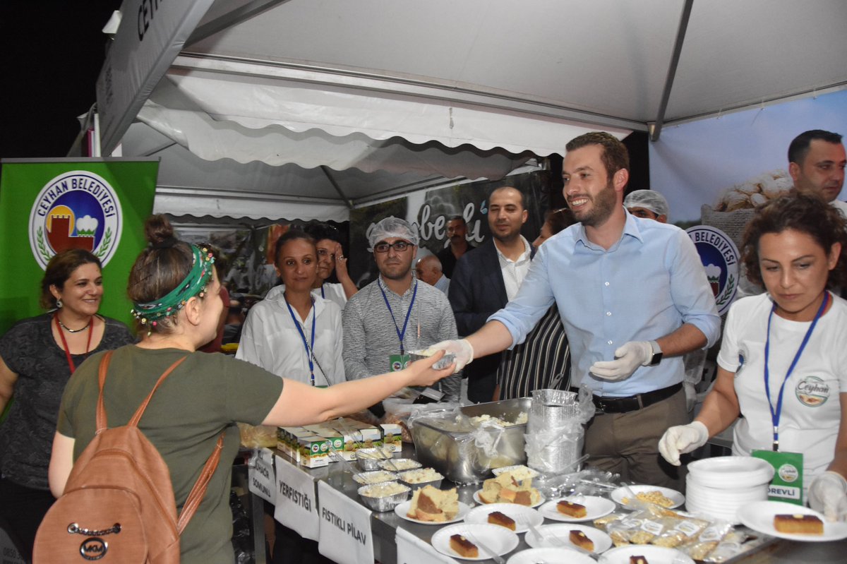 kadiraydarr01's tweet photo. Lezzete ADANAn şehirde Lezzet Festivali'ndeyiz. Fıstık gibi Ceyhan'da üretilen yer fıstığımızı tanıttığımız standımız üç gün boyunca lezzet severlerle olacak. #adanan https://t.co/js2zlzeYxw