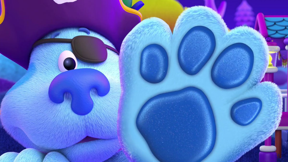 BovineBonita's tweet photo. GOD look at this adorable pupper in her Halloween costume!! #BluesClues https://t.co/8dn79IVbt1
