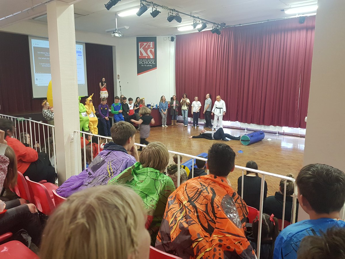 Forget Kramer vs Kramer. <a href="/CarlWhiteoak/">Carl Whiteoak</a> vs <a href="/LauraWhiteoak/">Laura Whiteoak</a> for <a href="/TKASARagWeek/">RAG WEEK</a>. <a href="/TKASAMUSIC/">TKASA MUSIC</a>