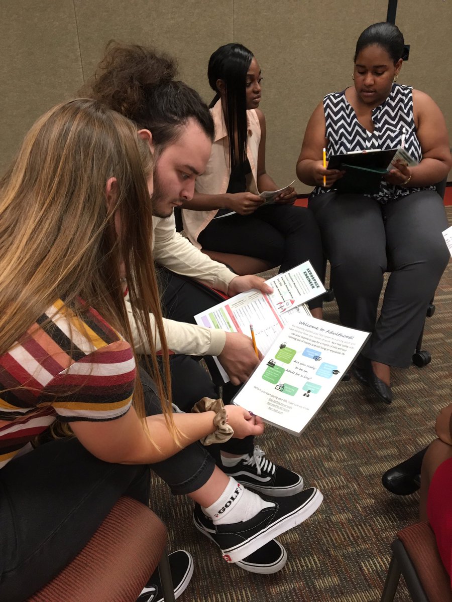 educate_cfsfc's tweet photo. Forsyth Middle College students engaged in learning what it takes to build a #budget while considering their #creditscore . #financialeducation  #financialeducationmatters #smartaboutmoney #centerforsmartfinancialchoices #adultforaday #adulting @MCFPhoenix https://t.co/FqXZ97mnjJ