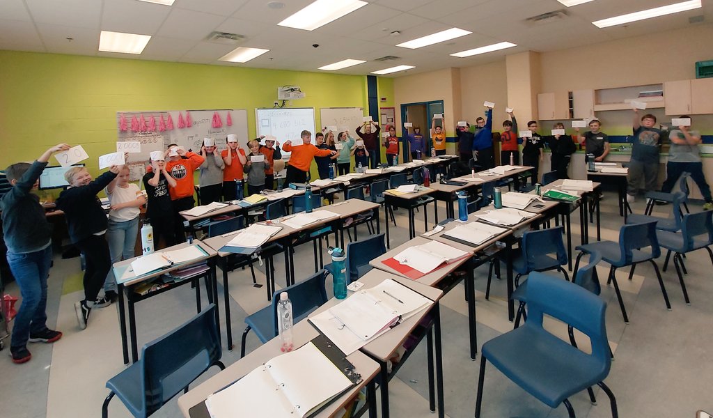 MsCollettsClass's tweet photo. Human number line
#decimalnumbers #gradesixmath #placevalue https://t.co/tZ6LZZQJka