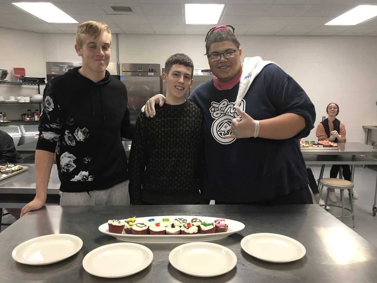 KurtWeyers's tweet photo. So excited to judge our @AshwaubenonHS culinary students cupcake contest. #cupcakewar #WeAreASD #StrongerTogether https://t.co/6hciivpaL4
