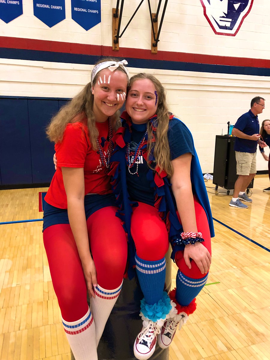 megananthony522's tweet photo. #5 red & blueโค๏ธโผ๏ธ๐๐ #fhs20 #senioryr @fhspatriots https://t.co/sTjqEedxFf