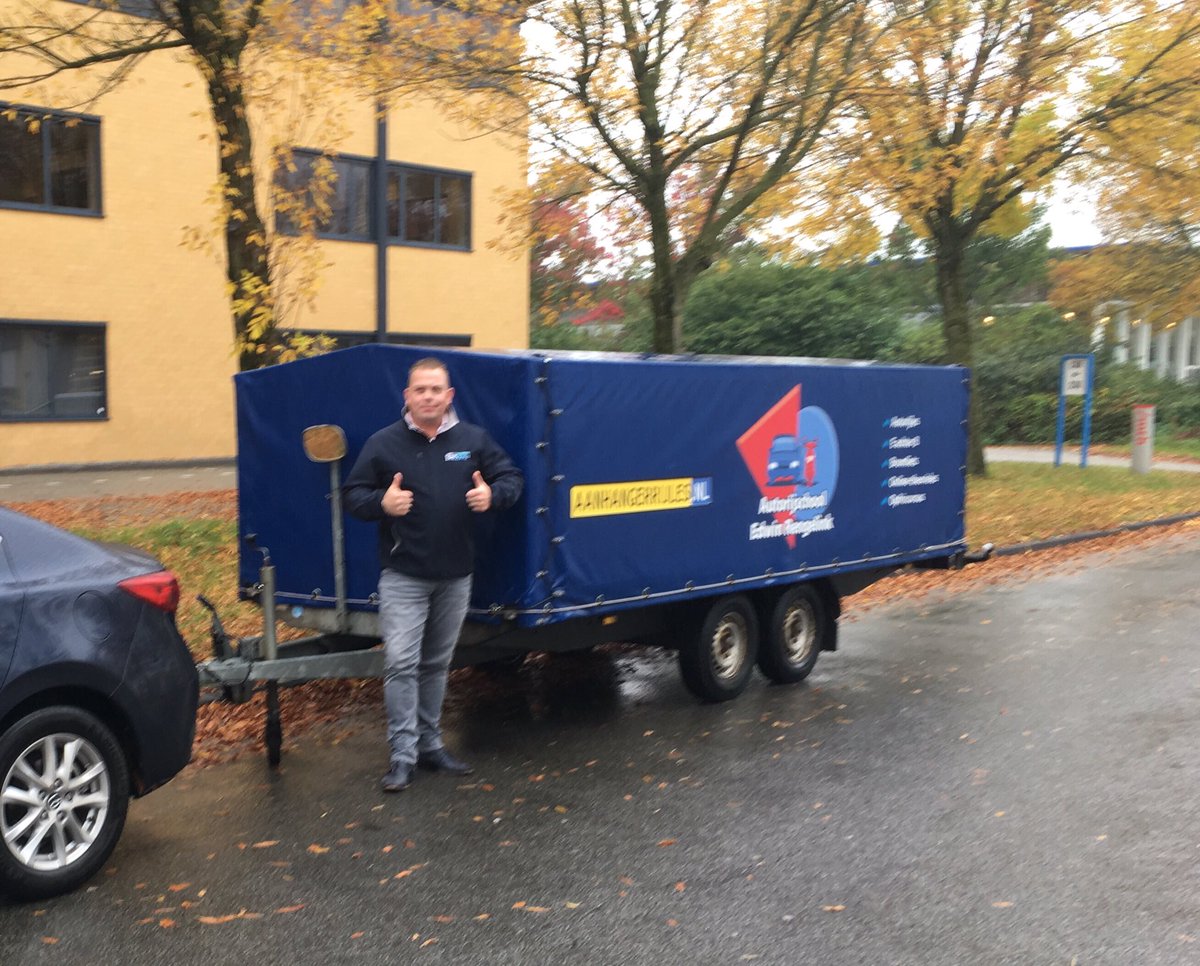 Rudie klomp gefeliciteerd met je aanhangerrijbewijs !!!

aanhangerrijles.nl/meppel