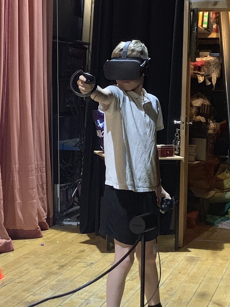 ClackmannanBB's tweet photo. Ethan brought along #VR #Tech along to @ClackmannanBB @stirlingbattbb @theboysbrigade tonight. Amazing fun and incredible sensation. #ExcellentExperiences #WorkingTogether #BBFriday https://t.co/f4Jy4rSo7x