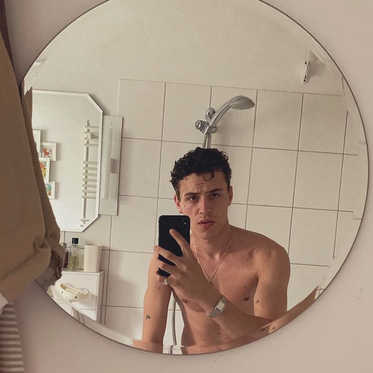 vmossinger's tweet photo. I just woke up after the endless night and need more, really! 🙄 https://t.co/C3CohF8h5P