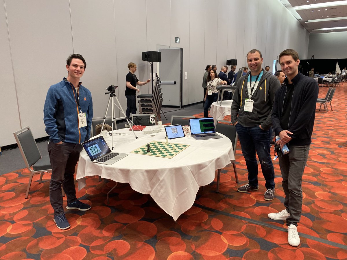 josephofiowa's tweet image. Snap CEO ⁦@evanspiegel⁩: “I could use this!”

We built a tool for you to play chess with (or against) an AI Grand Master #DisruptSF

We use computer vision to understand the state of the board in real time. Your phone shows you the next move.

Signup
boardboss.com/chess/index.ht…