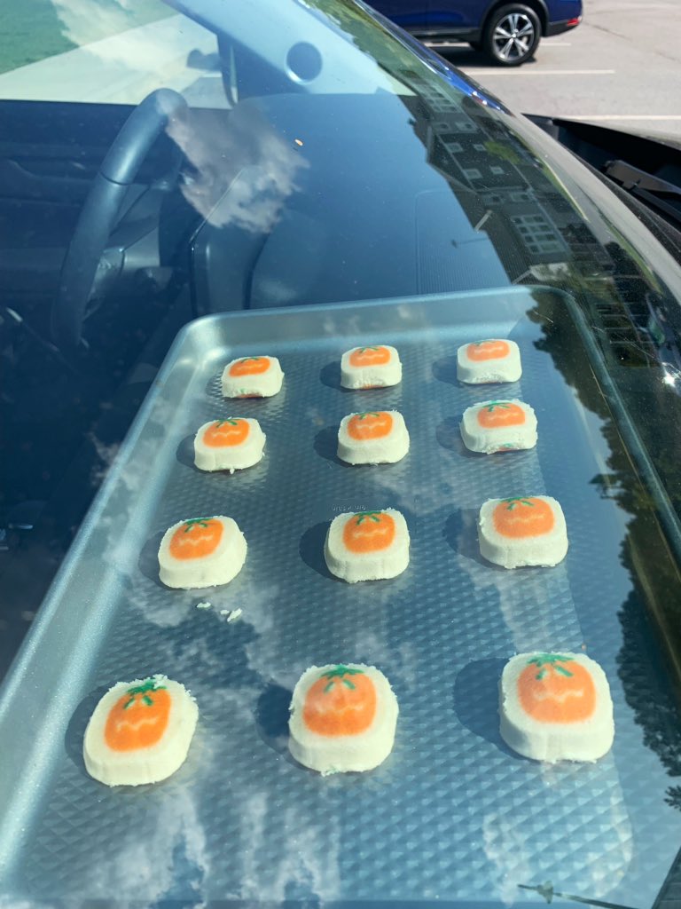 JaneMinarWX's tweet image. Let’s have a little Friday fun!! Place your bets now... #Hotober #SecondSummer #Baking #WFXG