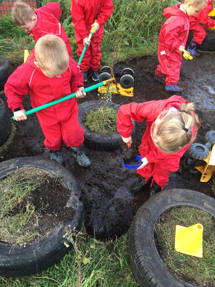 heidihi89's tweet photo. This provided plenty of opportunities for them to express their creativity while also developing their social skills as they negotiated and worked together! #ELCExpansion #1140hours https://t.co/MBXwCU7OdP