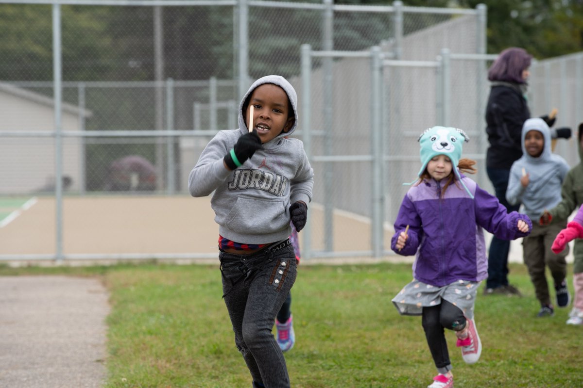 ISD742's tweet photo. The cold didn't stop Discovery students and families from having a great time at their walkathon! Thank you for all the support! #IAMDiscovery #IAM742 https://t.co/pOnsReL9Bd
