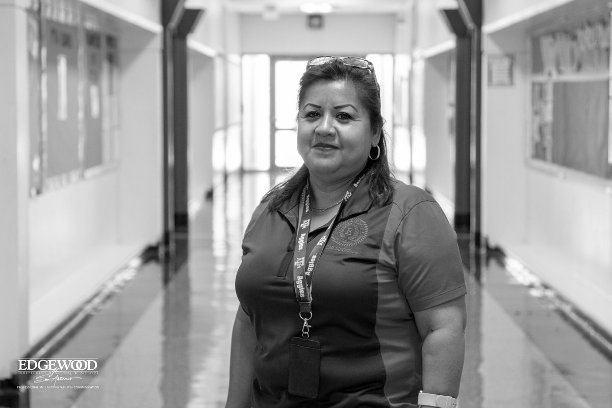 #FeatureFriday Meet Vita. She works hard at @Winston_ES to ensure our students' learning environment is clean &amp; welcoming. Recently, she was awarded Custodian of the Year. “Estoy muy orgullosa. Es mi trabajo y quiero hacerlo lo mejor posible. Winston es mi familia” ✨