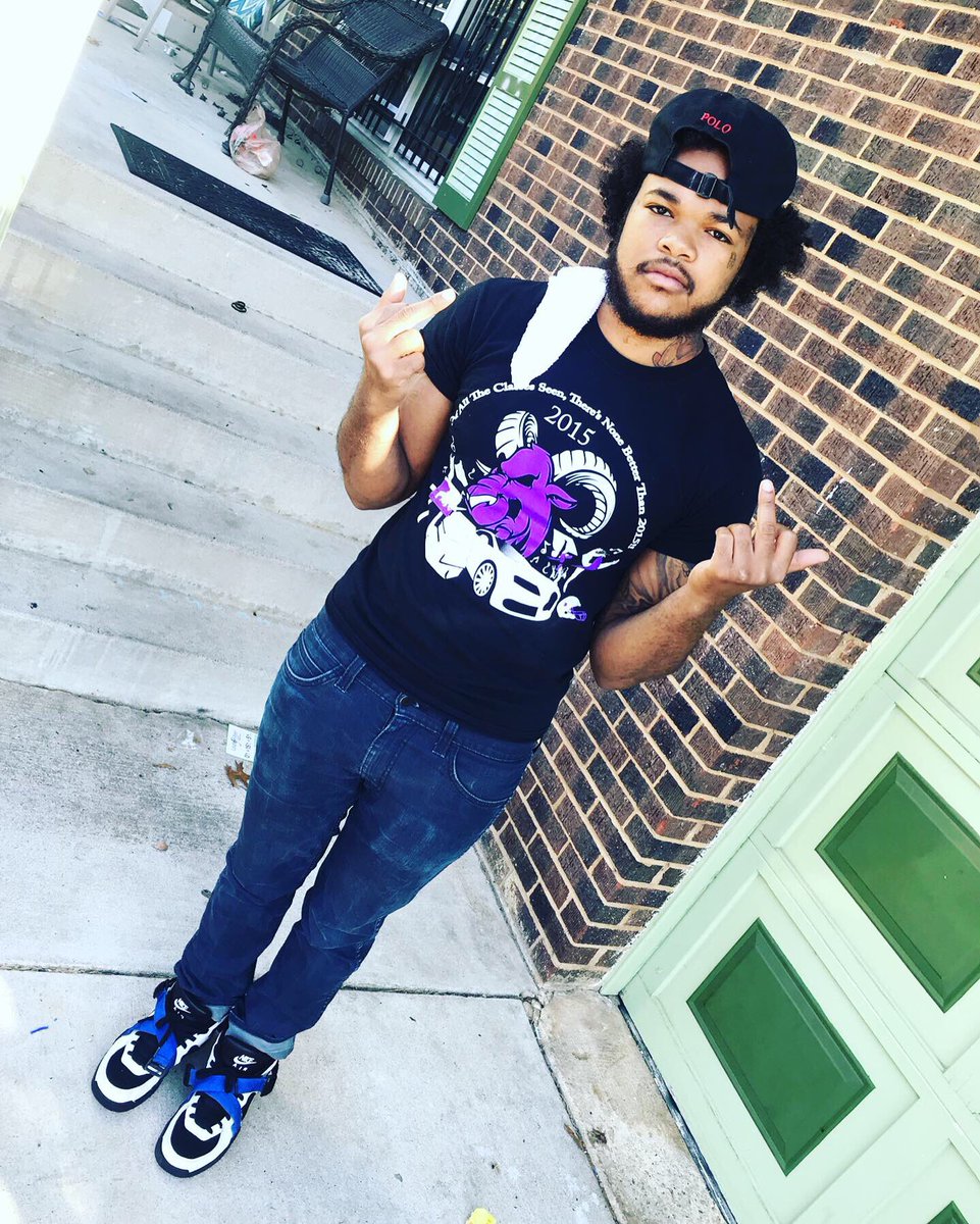 AyeeJroc's tweet photo. R I S K  T A K E R 💒💕 https://t.co/vbGtZrHLu7