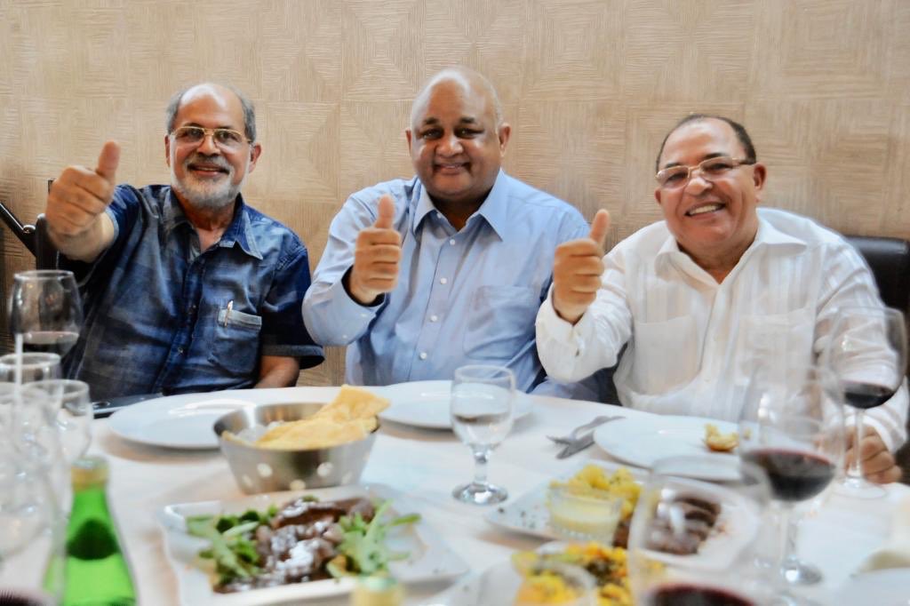 h20_rd's tweet photo. En un encuentro de confraternidad perremeista, compartiendo antes de las primarias, garantizando la unidad del @PRM_Oficial . https://t.co/1LiFsD2UET