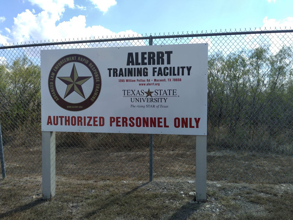 CiboloPD's tweet image. We&apos;ve been training with .@alerrtcenter to bring the best of the best to Cibolo to #keepcibolosafe! #activeshooter #CRASE #AvoidDenyDefend @StopTheBleed #stopthebleed #savealife