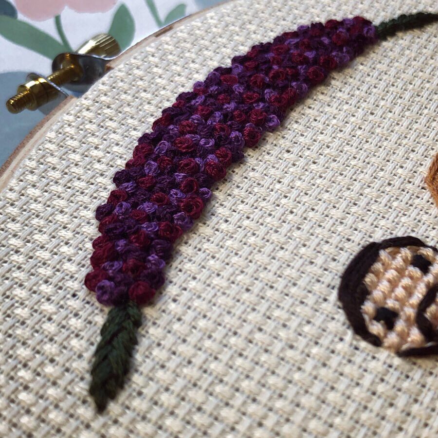 Cosmic_Stitch's tweet photo. A gorgeous beach engagement stitch, even included her ring! 💍 #engagement #handmade #stitchpeople #embroidery #stitchportrait #hoopart https://t.co/CZwUwMNgCl