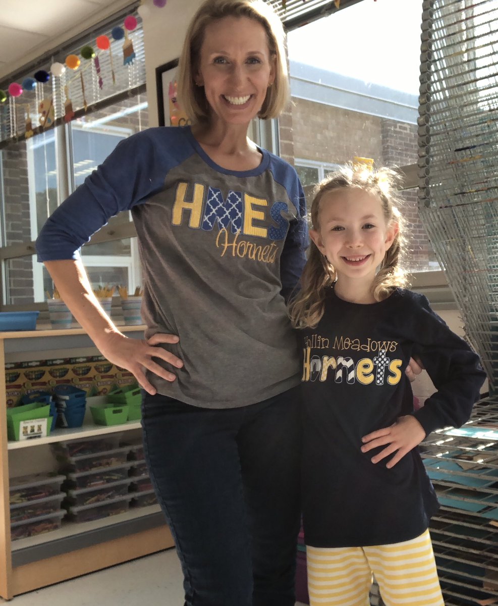 JarvisartHMES's tweet photo. Showing our school spirit! #OurHMES https://t.co/DopTwMtHCA