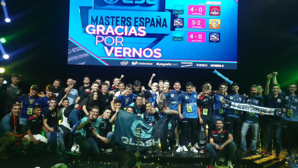 MiniSlimo's tweet image. Hoy ha sido un gran día en el que he conocido a muchos amigos con los que llevaba hablando más de 2 años y muy contento con la experiencia pese a no haber pasado de semifinales por muy poco. Muy feliz de subirme por primera ver al escenario con @J0s3K @AlbertCG15 y @DrakezzBS 🧀