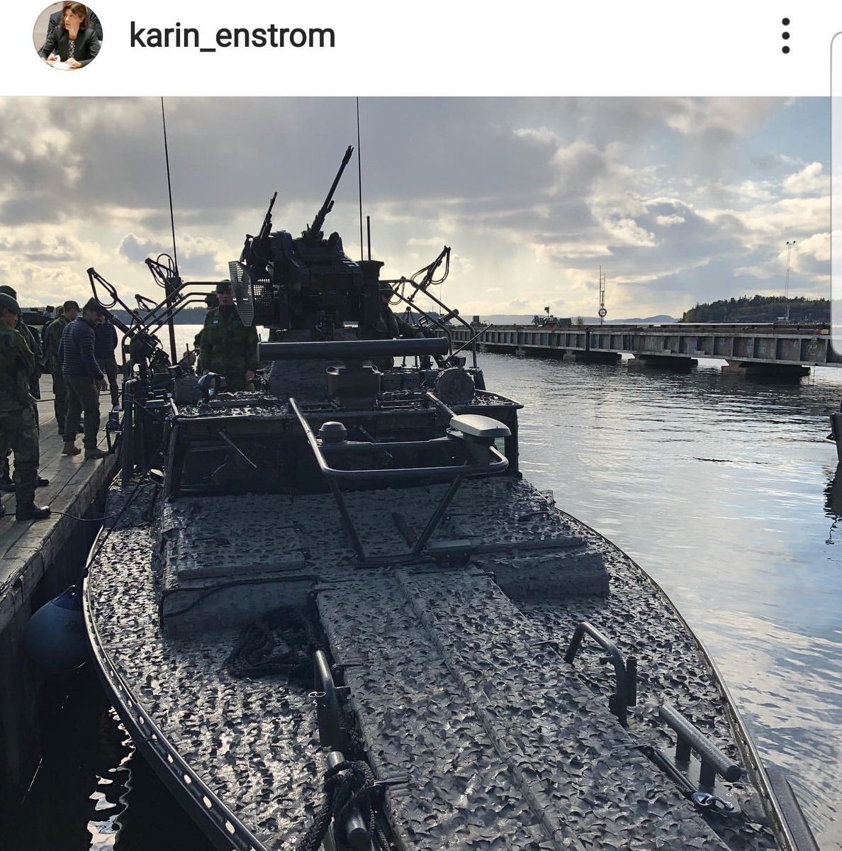 EGDzrWEWwAAkSAr?format=jpg&name=medium