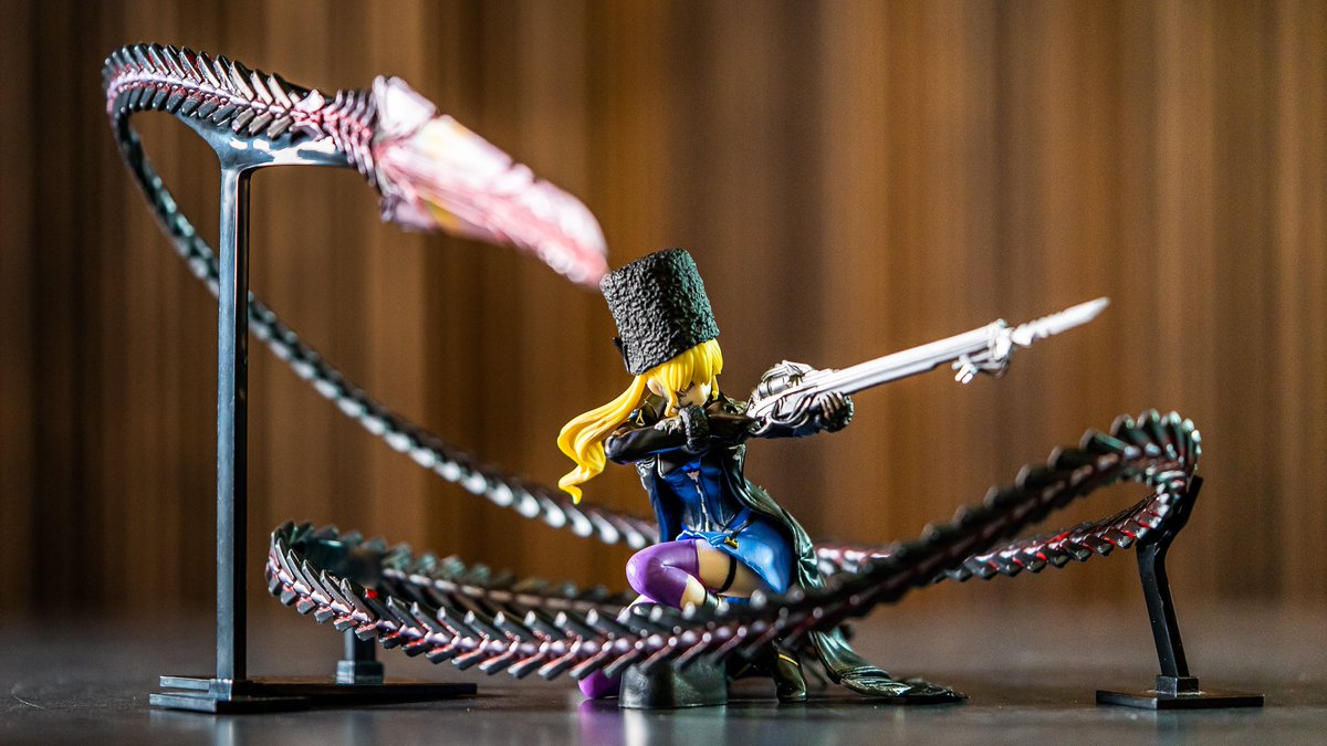 Playstation Ar Twitter Get Too Close And You Might Get Stung Team Up With Mia Karnstein And Fight To Survive The Desolate Land Of Vein Code Vein Is Out Now On Ps4