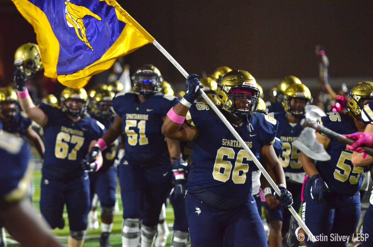 reelscope's tweet photo. Some first half shots. #Dorman #Spartanburg #ESPHSFB19
*THREAD*
@DormanFootball @DormanAthletics @SHSVikingsfb @SHSVIKINGSFANS https://t.co/SaXzQE6KRL
