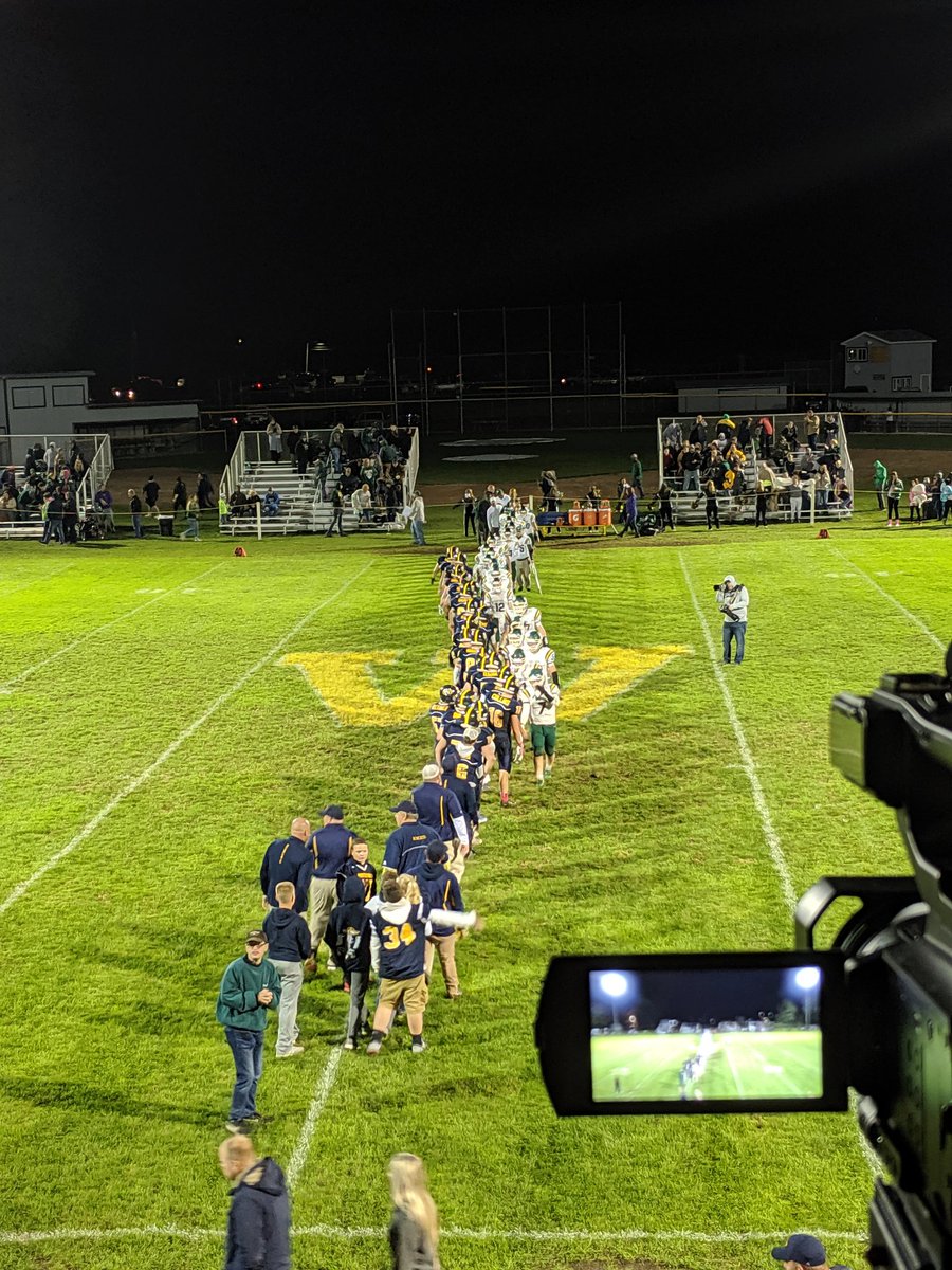 aceheid's tweet image. My office for tonight with @ikeefer for the @TheCreekAggies &amp;amp; @_BobcatFootball on @BCSNsports #MHSAA #FridayNightLights #quickgame
