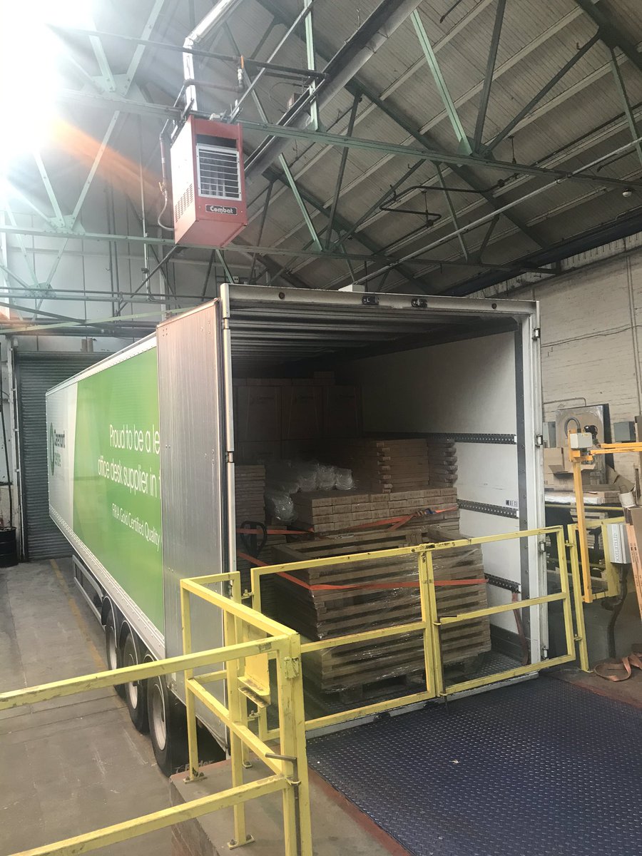 DeliveryTeamCCL's tweet photo. Great shift from the team @ClaremontCCL today.

Picked wrapped and loaded the 2nd trailer bound for Gloucester and picked and loaded a full trailer for our multi drop. 

Teamwork 💪🏻 https://t.co/aqoK0TRJOw