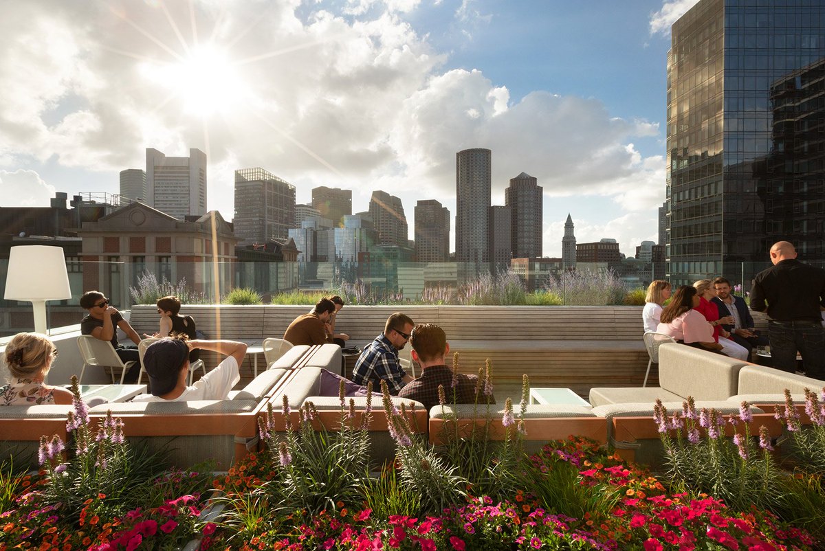emc3Boston's tweet photo. Looking for a place to eat with an amazing view of Boston? Sky Lounge @yotelHQ features a 270-degree view of the city and the harbour. Beautiful both day and night, it's the perfect place to sip a cocktail and watch the sunset! #bostontodo #bostoneats #emc3boston #eventspace https://t.co/5C6eMTm4Ya