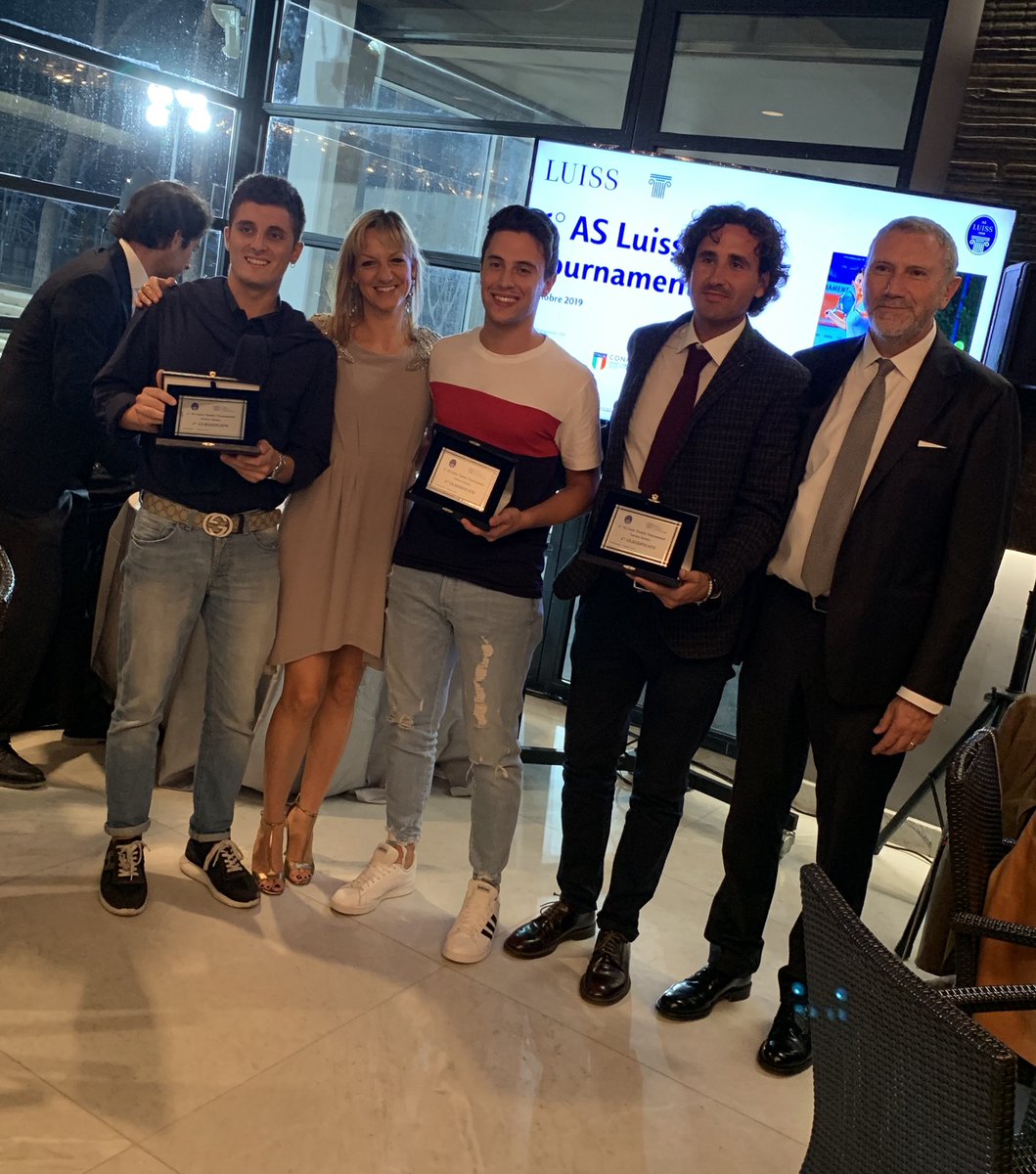 SportLUISS's tweet photo. Ecco i nomi dei vincitori del VI AS Luiss Tennis Tournament
🥇Francesco Piscopello e Alfredo Spezzano nel doppio Tiebreak
🏅Andrea Romani, Francesco Buscaino, Giacomo Leccese, Giovanni Grotto, Raffaele Grella, Antonio Nigro nel Rodeo
🎖Giovanni Santucci e Pierluigi Pace nel Padel https://t.co/PsWaMqgay0