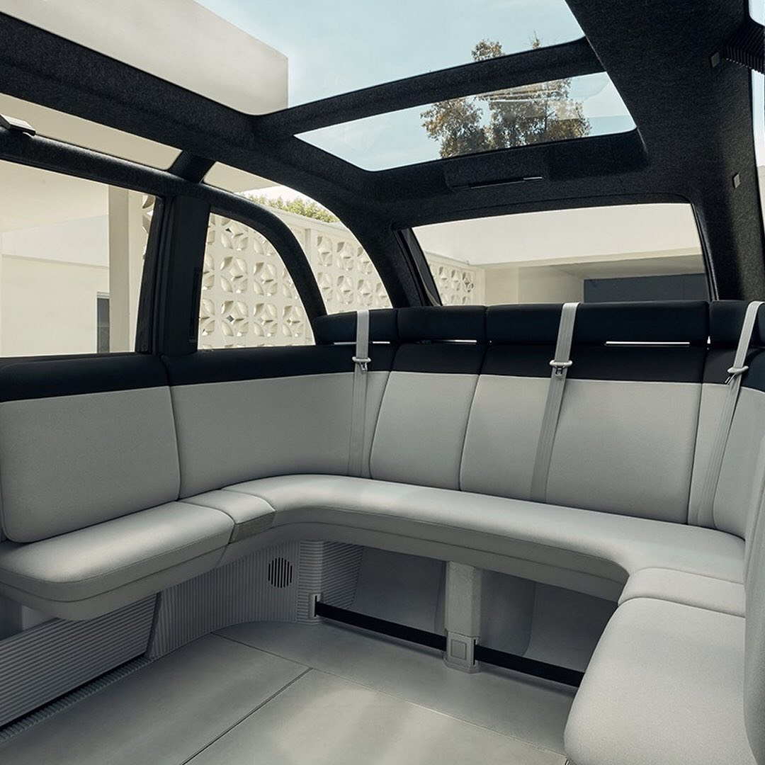 GearToGear's tweet photo. It will eventually support self driving. I could see this being a fun road trip car with the crew. 
🏴🏁🏴
📸 @Canoo 
#G2GFutureFriday
#FUTUREFRIDAY
#Canoo
#GEAR2GEAR https://t.co/jXV1HwtCLd