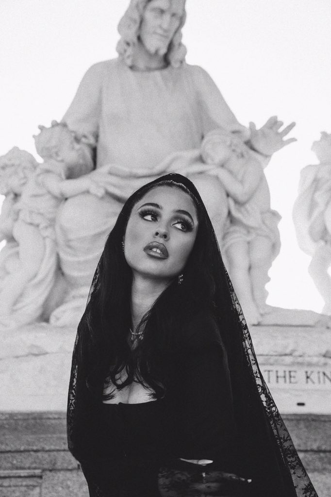 alexafiles's tweet photo. Alexa Demie for Galore https://t.co/EFh2F9w90J