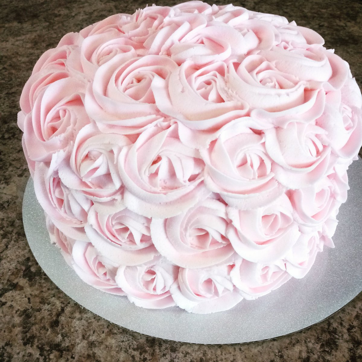 MackSafford's tweet photo. Pink Rose Cake!🌹🎂#cake #order #dessert  #yummy  #pastry #baking #homemade https://t.co/99t2EQ2uv3