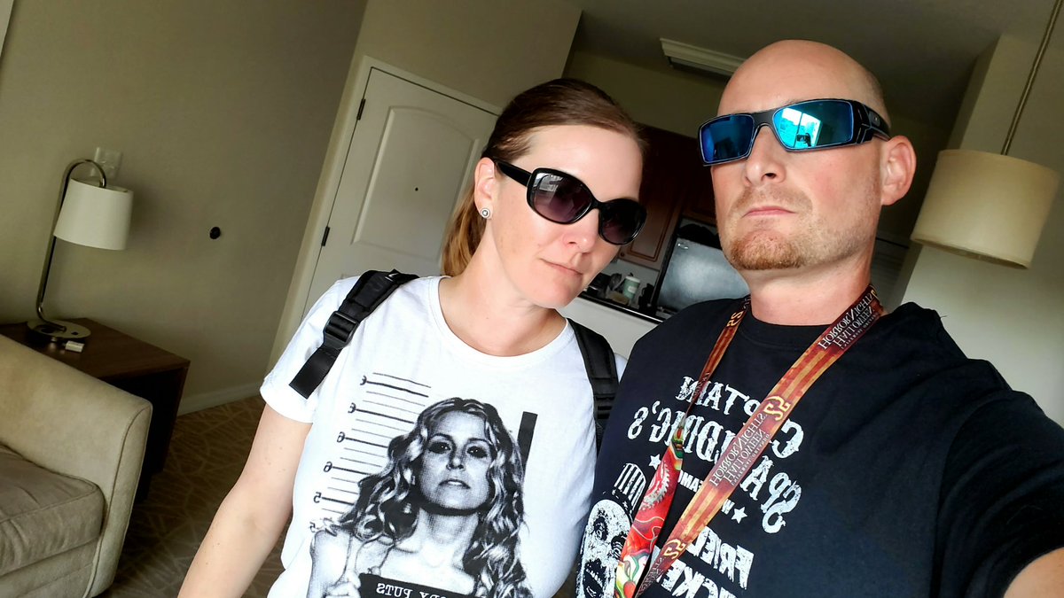 Budman922's tweet photo. About ready for the #HHN29 fun! @HorrorNightsORL @Michael_Aiello @RobZombie #RIPSig https://t.co/aNqTQiTHpY
