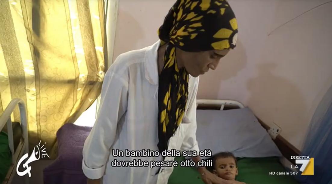 Un bambino della sua età dovrebbe pesare otto chili

#propagandalive #propagandayemen