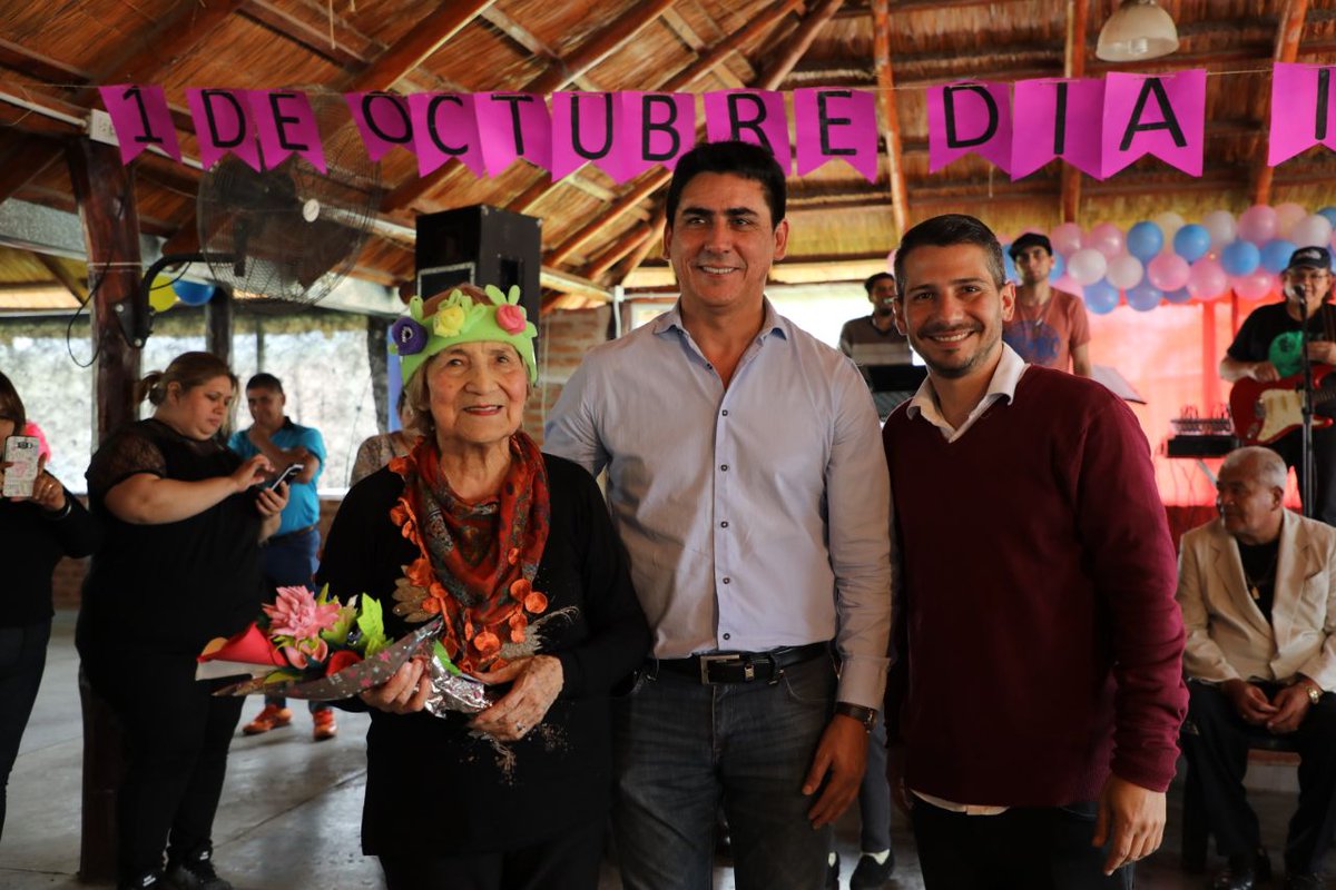 robertoacosta77's tweet photo. A través del @DesarrolloChaco agasajamos a las personas adultas mayores de toda la provincia en celebración del Día Internacional de las personas mayores. 
La prioridad del @ChacoGobierno es la atención y contención de tod☀️s.
#ArgentinaDePie 🇦🇷 https://t.co/87OFZHi3Nz