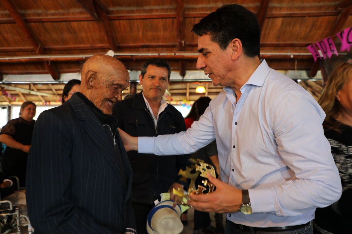 A través del <a href="/DesarrolloChaco/">Desarrollo Humano | CHACO</a> agasajamos a las personas adultas mayores de toda la provincia en celebración del Día Internacional de las personas mayores. 
La prioridad del @ChacoGobierno es la atención y contención de tod☀️s.
#ArgentinaDePie 🇦🇷