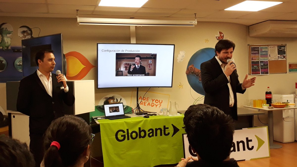 Depecher's tweet image. Vine a ver una charla y terminé viendo un stand up 😆👏
#DevWeekRes19 #Docker