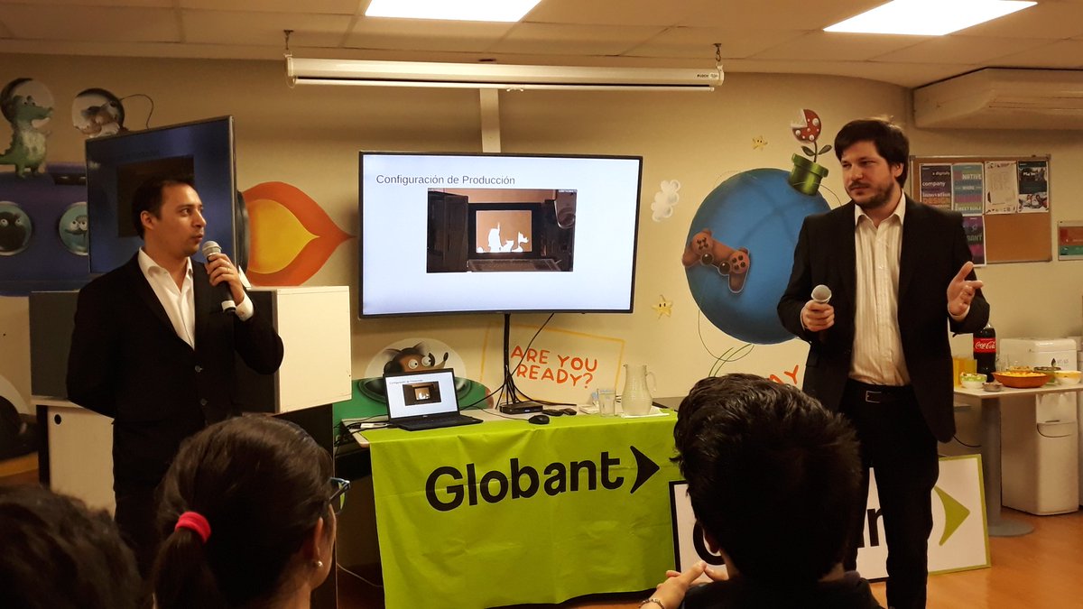 Depecher's tweet image. Vine a ver una charla y terminé viendo un stand up 😆👏
#DevWeekRes19 #Docker