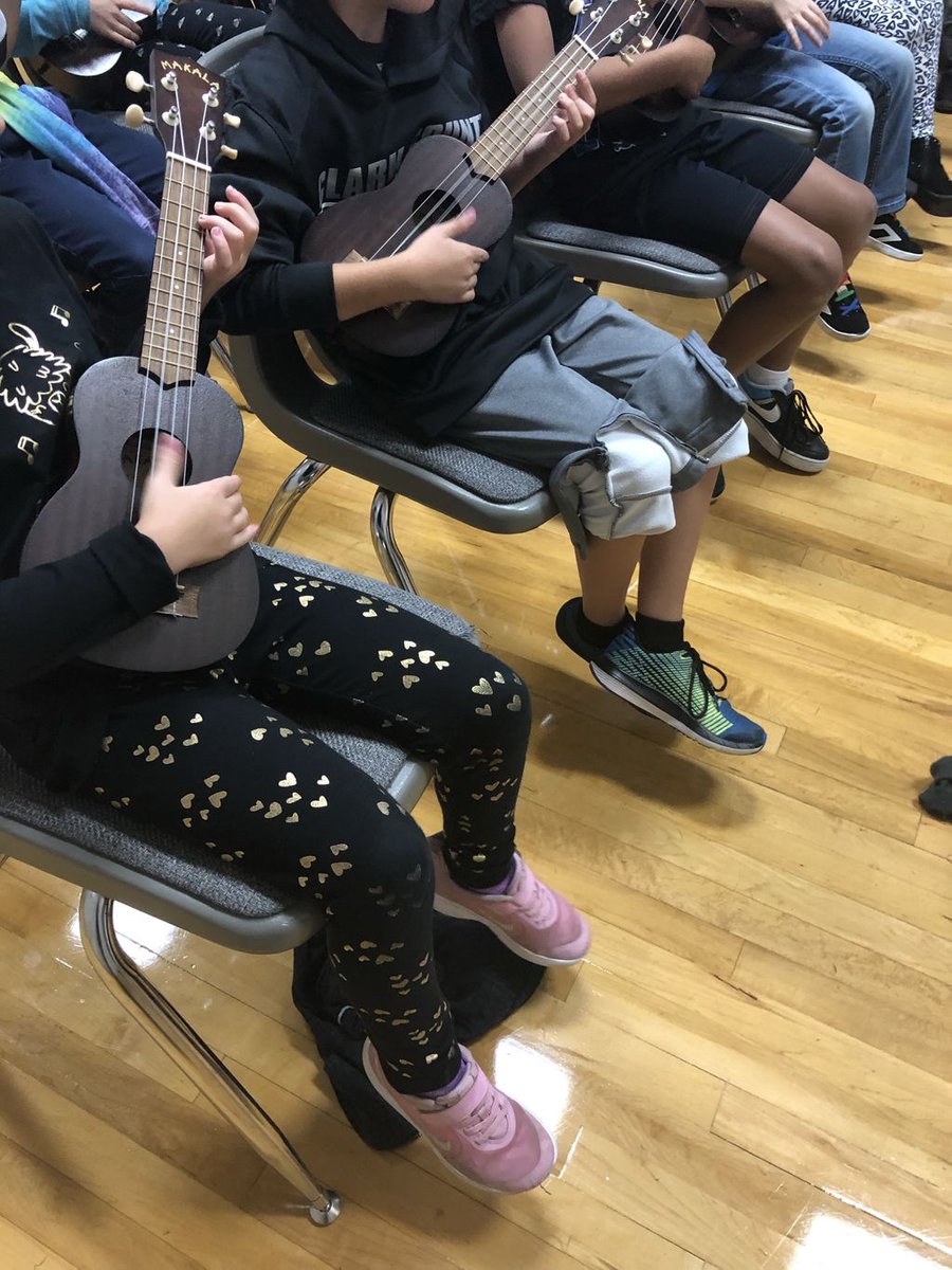 Students learn how to play the  ukulele from our amazing music teacher, Mrs. Kennedy and through a grant from our generous PTA!