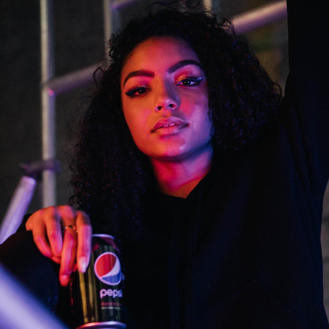 AnyGBrasil's tweet photo. 📷 | Any Gabrielly (@anygabrielly) via Instagram: "#BeBoldTryMore 🖤". https://t.co/lBFyjEPZ3B