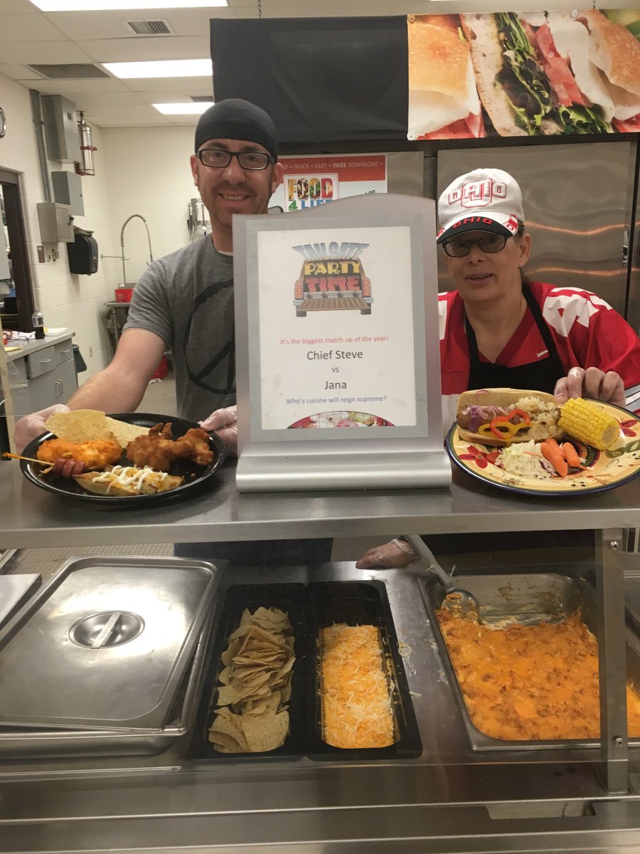 BUCafe2's tweet photo. Jana vs Steve cook-off
Jana menu Brats with onions and pepper kraut roasted corn coleslaw 
Steve menu
Loaded Potato skins
Wings buffalo dip smokies
We don’t have a chef so he is chief Steve https://t.co/TAxRur15n0